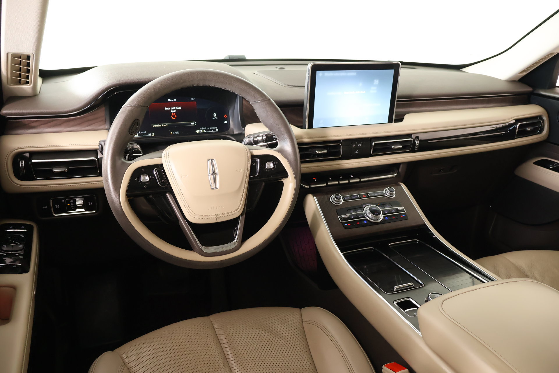 Certified 2024 Lincoln Aviator Reserve w/ Elements Package Plus AWD/4WD image 2