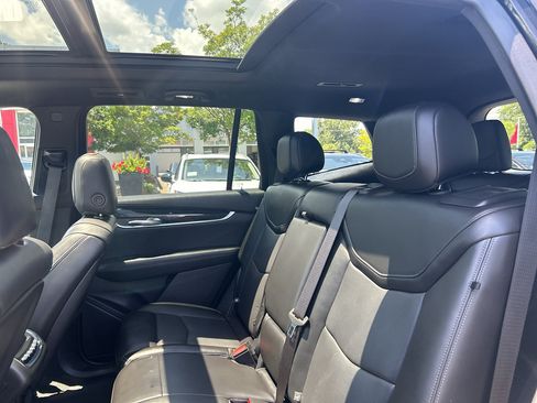 Used 2022 Cadillac XT6 Premium Luxury FWD image 13