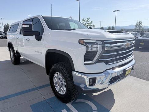 Used 2025 Chevrolet Silverado 3500 LTZ w/ LTZ Plus Package AWD/4WD image 3