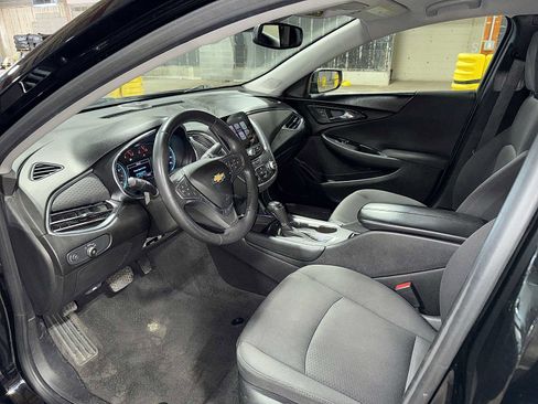 Used 2018 Chevrolet Malibu LT image 28