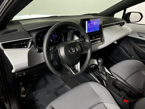 Used 2026 Toyota Corolla SE FWD image 12