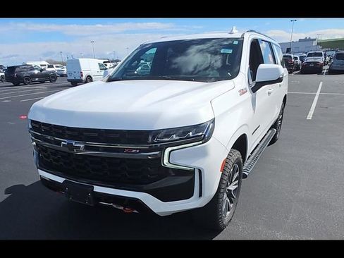 Used 2022 Chevrolet Suburban Z71 w/ Z71 Off-Road Package AWD/4WD image 3