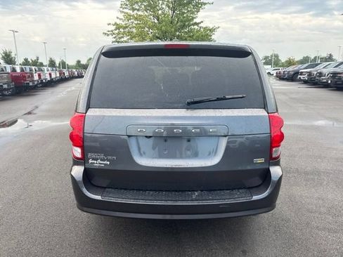 Used 2018 Dodge Grand Caravan SE FWD image 5