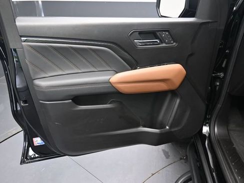 Used 2025 GMC Canyon AT4 w/ Nightfall Edition AWD/4WD image 13