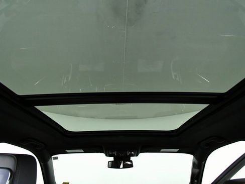 Used 2024 Chevrolet Suburban RST w/ Luxury Package image 27