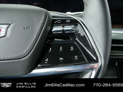 Certified 2026 Cadillac Escalade ESV Platinum Sport w/ LPO, ONYX Package AWD/4WD image 15