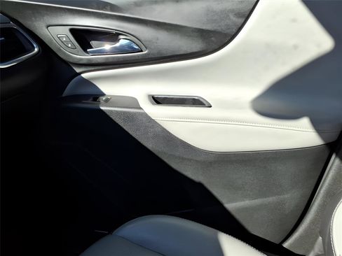Used 2019 Chevrolet Equinox Premier image 27