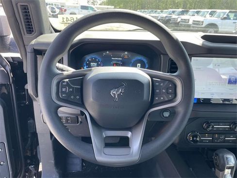 New 2025 Ford Bronco 4-Door image 4