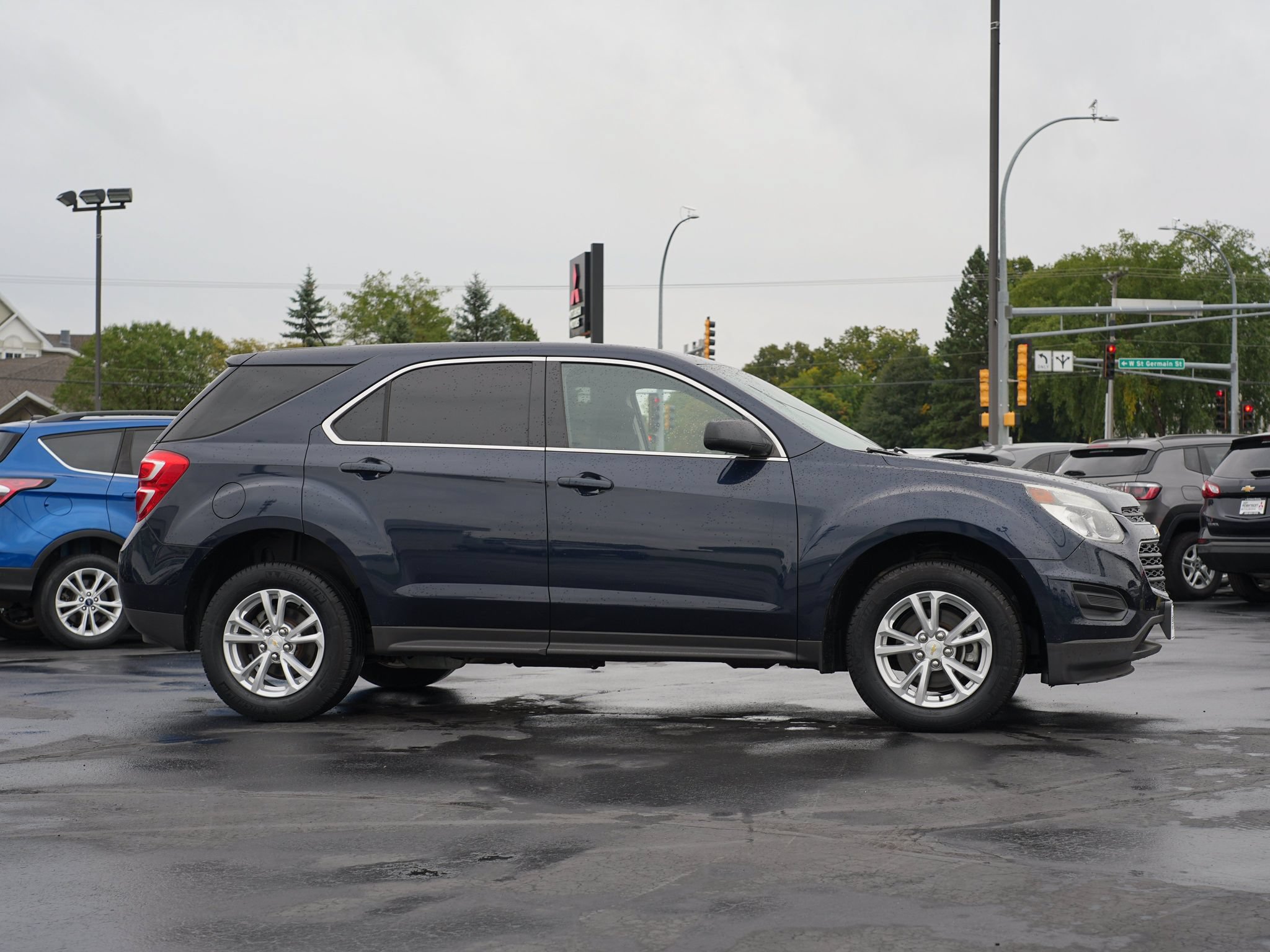 Used 2017 Chevrolet Equinox LS AWD/4WD image 2