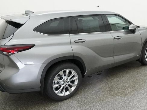 New 2026 Toyota Highlander Limited AWD/4WD image 9