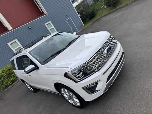 Used 2018 Ford Expedition Platinum AWD/4WD image 19