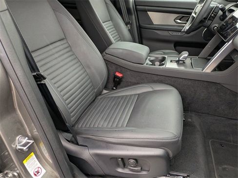 Used 2024 Land Rover Discovery Sport Dynamic SE image 18