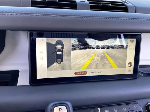 Used 2023 Land Rover Defender 110 SE image 23