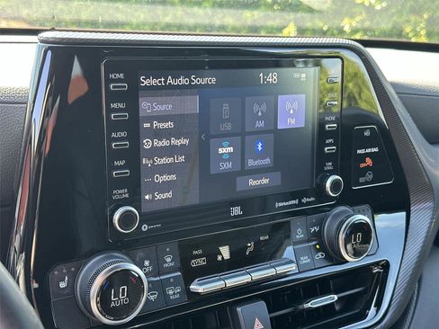 Used 2021 Toyota Highlander XSE FWD image 17