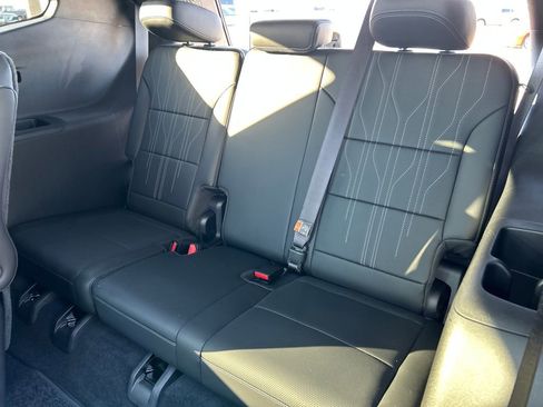 Used 2025 Buick Enclave Avenir w/ Super Cruise Package AWD/4WD image 25