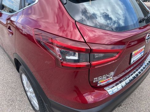 Certified 2021 Nissan Rogue Sport SV image 37