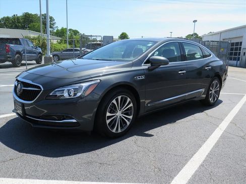 Used 2017 Buick LaCrosse Premium w/ Driver Confidence Package #2 AWD/4WD image 8
