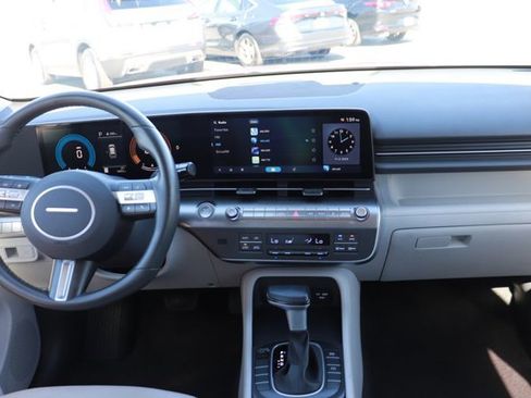Used 2025 Hyundai Kona SEL image 13