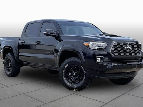 Used 2022 Toyota Tacoma TRD Sport w/ Technology Package AWD/4WD image 3