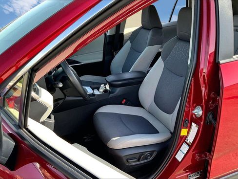 Certified 2020 Toyota RAV4 XLE image 24