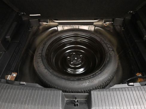 Used 2024 Nissan Rogue S image 32