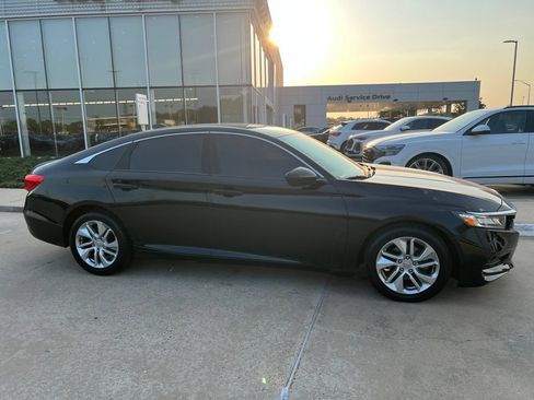 Used 2018 Honda Accord LX image 5