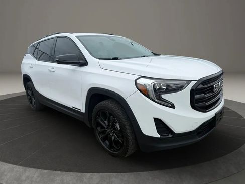 Used 2021 GMC Terrain SLE w/ Driver Convenience Package AWD/4WD image 2