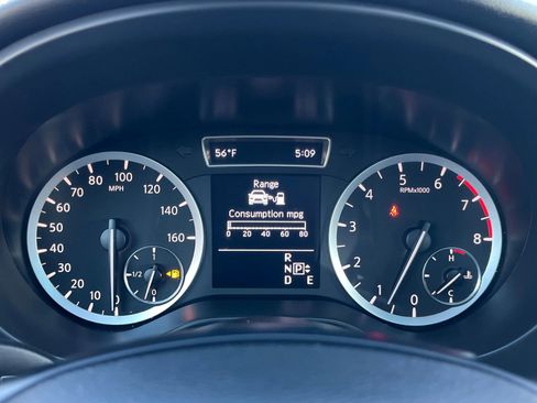 Used 2017 INFINITI QX30 Premium w/ Cargo Package image 18