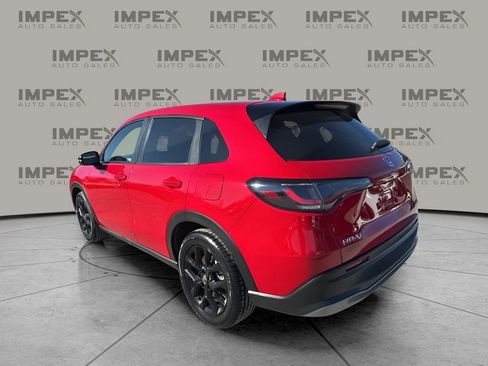 Used 2023 Honda HR-V Sport image 3