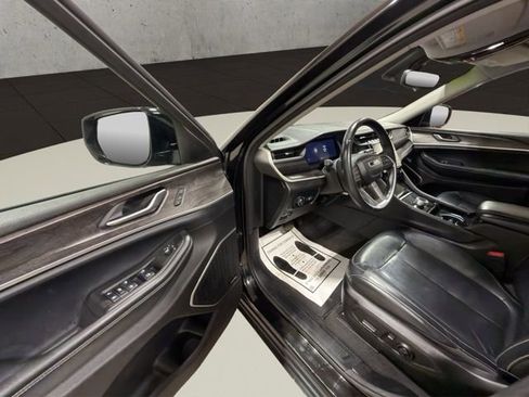 Used 2021 Jeep Grand Cherokee L Limited image 11