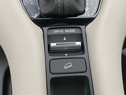 New 2026 Honda HR-V LX image 19