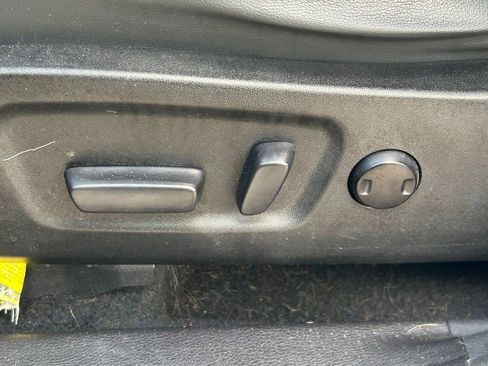 Used 2019 Toyota Highlander XLE FWD image 28