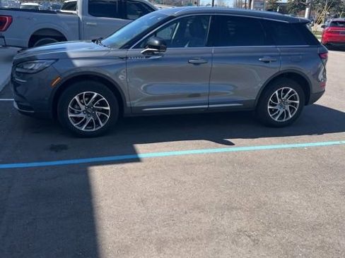 Used 2022 Lincoln Corsair AWD w/ Equipment Group 101A image 2