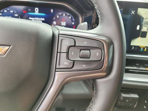 Used 2023 Chevrolet Silverado 1500 High Country w/ Technology Package image 32