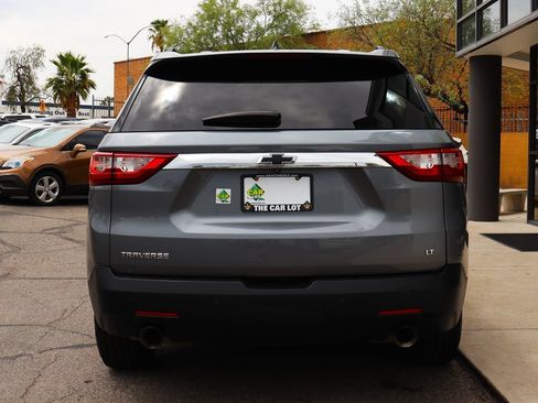 Used 2021 Chevrolet Traverse LT FWD image 11