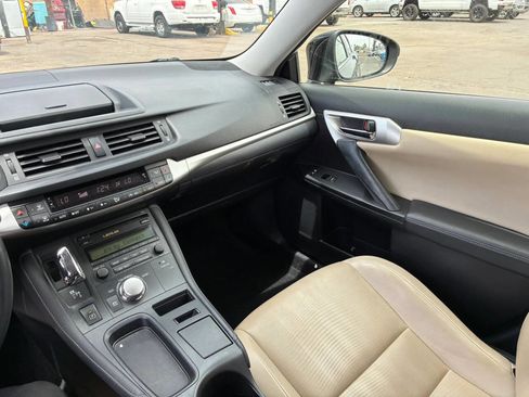 Used 2012 Lexus CT 200h FWD image 21