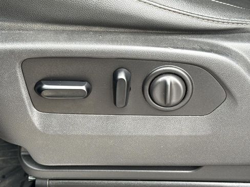 Used 2021 Chevrolet Silverado 1500 LTZ w/ Z71 Off-Road Package image 17