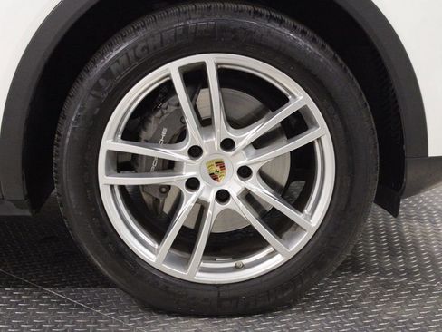 Certified 2019 Porsche Cayenne E-Hybrid image 14