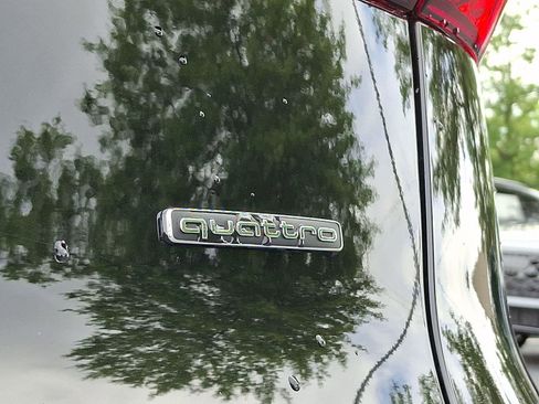 Used 2025 Audi Q5 Premium w/ Convenience Package AWD/4WD image 33