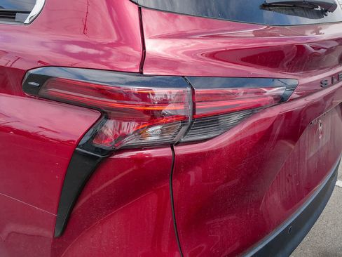 Used 2021 Toyota Sienna XLE w/ XLE Plus Package FWD image 19