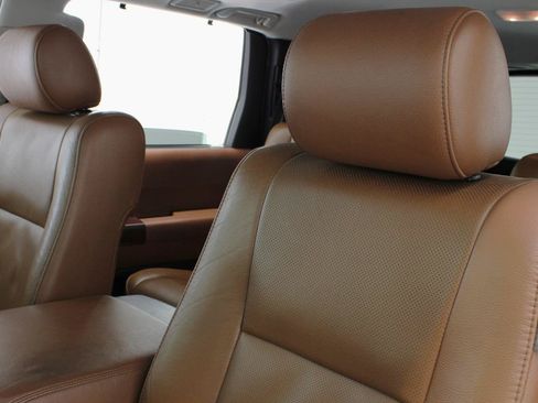 Used 2012 Toyota Sequoia Platinum AWD/4WD image 35