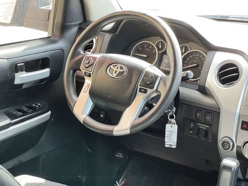 Used 2017 Toyota Tundra SR5 w/ SR5 Upgrade Package AWD/4WD image 16