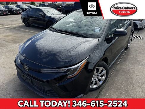 Used 2026 Toyota Corolla LE FWD image 1