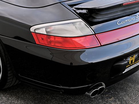 Used 2004 Porsche 911 Carrera 4S image 43