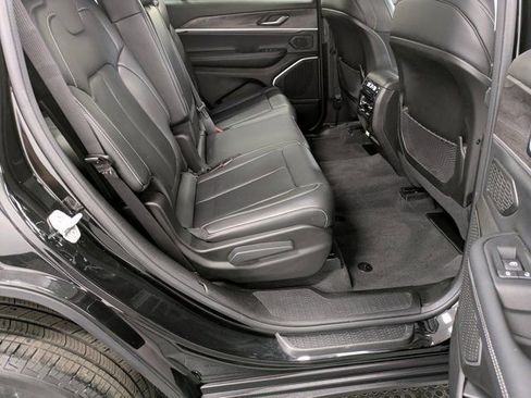 Used 2022 Jeep Grand Cherokee L Limited image 25