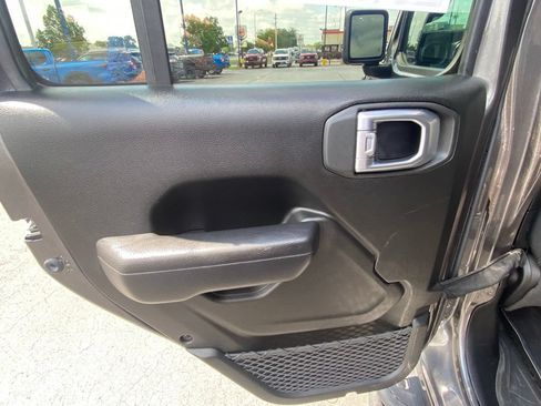Used 2023 Jeep Gladiator Sport AWD/4WD image 44