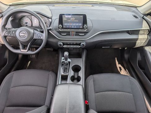 Used 2025 Nissan Altima 2.5 S image 4