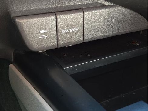 Used 2018 Toyota Camry LE image 25