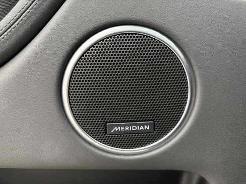 Used 2023 Land Rover Discovery Sport SE image 16