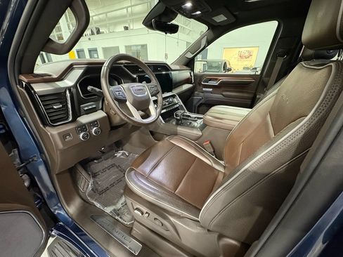 Used 2023 GMC Sierra 1500 Denali w/ Technology Package AWD/4WD image 10